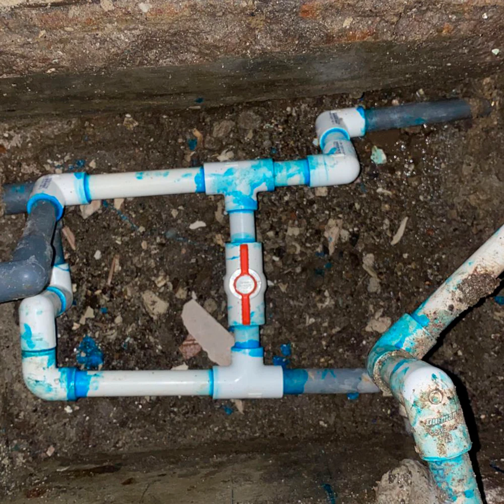 Foto de tuberia reparada por el fontanero